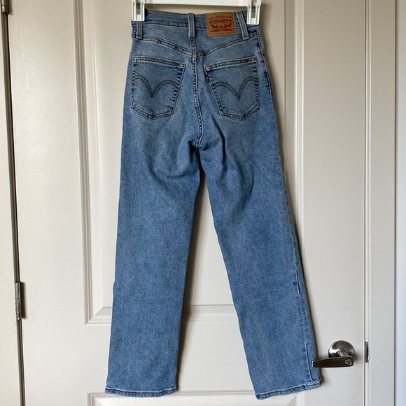 Levi’s Ribcage Straight Ankle Jean - Picture 6 of 10